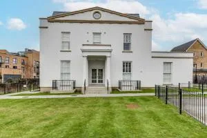 Hertfordshire's Luxury House - Chipperfield