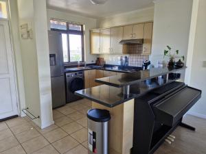 Island Club apartment in Century City - 305 Ibiza