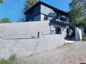 Sofia Luxury City Villa Bear - Private Garage - Pancharevo - Vladaya