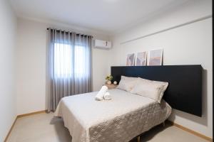 Localização Central! A 450 metros da Vila Germânica Loft com Piscina, Ar-Condicionado, Wi-Fi, Cozinha completa, Garagem Privativa, Espaço Zen, Academia, Sauna, e Mercadinho 24h