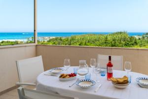 Beachfront Apartment with Amazing Sea View Balconies