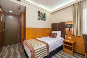 Economy Single Room room in Carlton Hotel Budapest