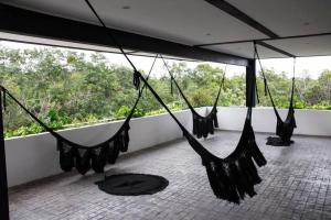 Designer Penthouse - Jungle Views, Bike to Beach