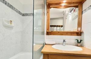 Résidence Le Savoy - Appartement 2 pièces 4 personnes à Tignes proche des commerces et des pistes dans le quartier du Lavachet. Appartement avec un g MAE-1966