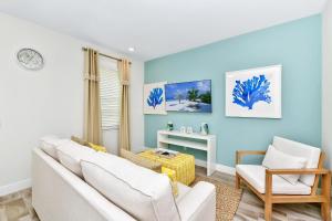 Breezy Blue Villa Near Disney With Margaritaville Resort Access - 3120Cs