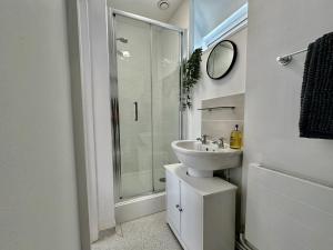 Wothorpe Apartment, Stamford Centre by Belmont Places