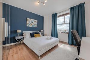 Stylish 2 bed near Hyde Park 1