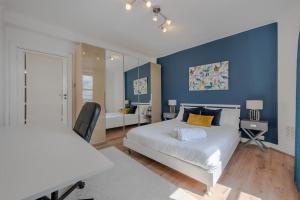 Stylish 2 bed near Hyde Park 1