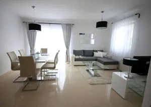 Apartments Villa Mantinela - 马林斯卡