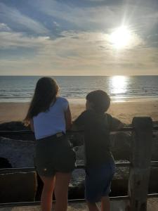 Maisons de vacances La Maison Rose - avec grand jardin clos a 300m de la mer : photos des chambres