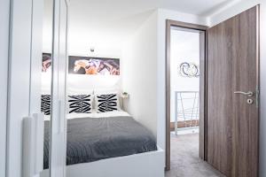 Ultra Central - Quiet Sleep