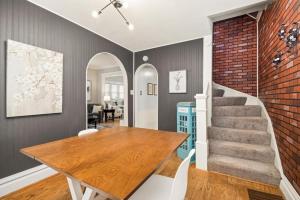 Retreat on Rouse Cozy 2BD Bursting with Color - 4hvězdičkové hotely ve městě Peoria