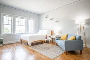 VIBES ON MAIN - Modern Chic Studio in Downtown - Pekin