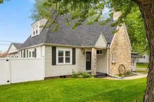 Suburban Sanctuary 3BD Perfect for Long Stays - Canton
