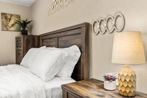 Peaceful 2BD 10 mins from DT Peoria