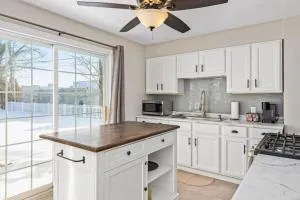 GLEN LIVING a family 3 BD in Central Peoria - Canton