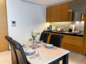 Extravagant Apt 65 sqm 1BR - Ultra Fast Wifi - Silom