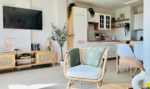 Unique Apartment near Sea