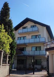 Peaceful Vacation Villa & Garden - Vily, Sarajevo