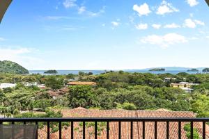 Coco Top-Floor 3-BD Ocean-View Unit at Pacifico By SPCR - 4-Sterne-Hotels in Coco