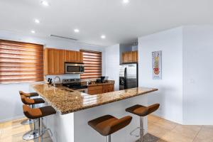 Coco Top-Floor 3-BD Ocean-View Unit at Pacifico By SPCR