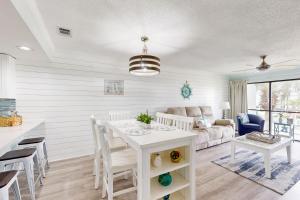 Edgewater Golf Villa #3217