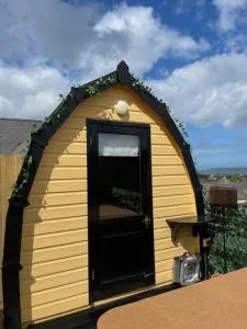 Arch Pod & Hot Tub - Craigtown