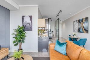 Oku Luxury apartment, Ellipse, Waterfall