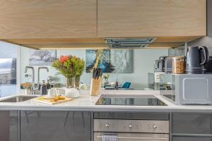 Oku Luxury apartment, Ellipse, Waterfall