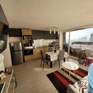 Hermoso Departamento Céntrico con Estacionamiento