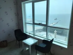 Luxury Sea View Amazing Room Double Bed - ROOM INSIDE APARTMENT - Ḥamriyyah