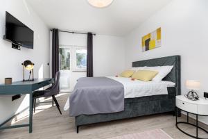 Apartments with parking spaces Baska, Krk - 19538