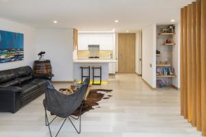 Amplio, lujoso y exclusivo apartamento con terraza y vista