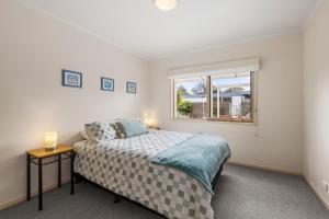 Lonsdale Back Beach Retreat