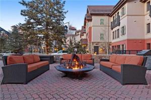 Ski In, Ski Out Studio Condo In The Heart Of Lionshead Village With Hot Tub And Pool Access