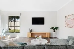 Crimson Ridge - Wines, Vines and Dine - Lights Pass