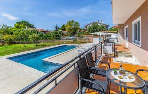 5 Bedroom Awesome Home In Valbandon