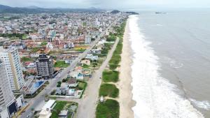Prédio fantástico apenas 300m da praia