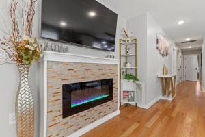 Luxury Gated home near NYC and EWR with free Parking