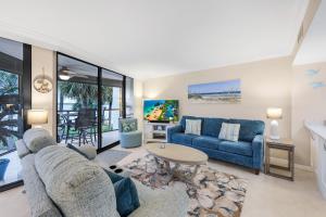 Heated Waterfront Pool 2 Full Bath King Bed Riverfront Balcony Sleeps 4