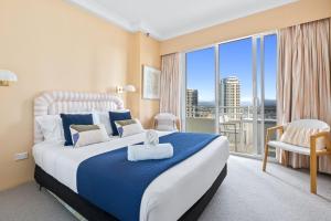 Step Back in Time in this Retro Chic 3 Bedroom Penthouse at Zenith - Q Stay