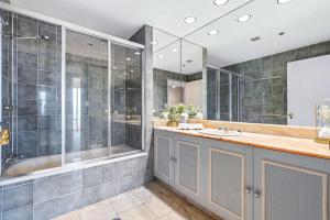 Step Back in Time in this Retro Chic 3 Bedroom Penthouse at Zenith - Q Stay