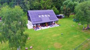 Chwila Moment - dom w okolicy Czarnej Góry, nad rzeką