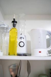 Seaside Charm-Cozy Studio Retreat Shore 2