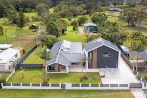 Coastal-Country Family Haven in Currumbin Pool Spa - Carool