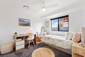 Coastal-Country Family Haven in Currumbin Pool Spa