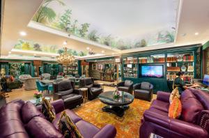 Mayfair Lagoon