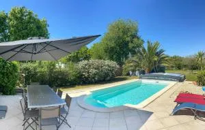 Awesome Home In Sainte-Gemme-La-Plaine - Corpe