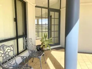 Bay Breeze Escape - Leeman