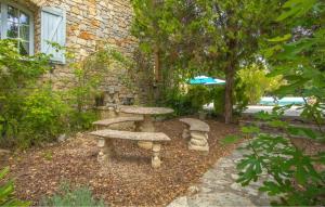 Maisons de vacances Stunning Home In Taradeau With Kitchen : photos des chambres